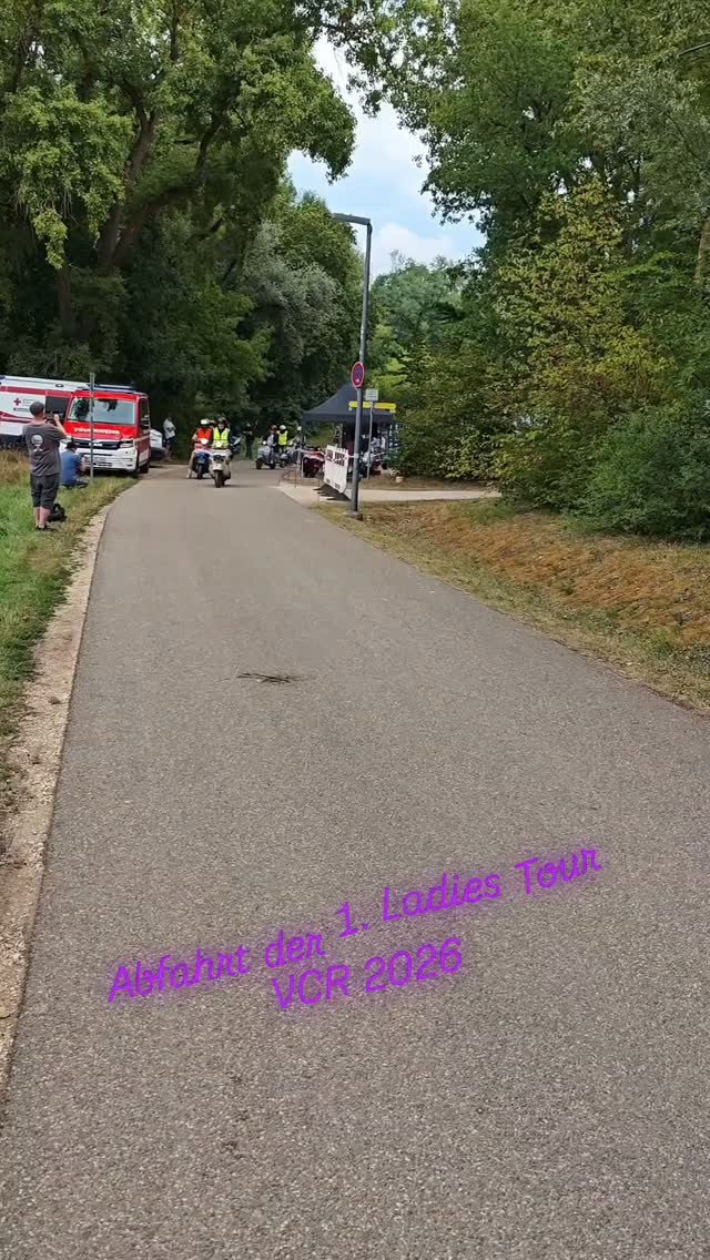 #vespaclubregensburg #vespagram #vespaladies #vespafamily #vespasommerfest